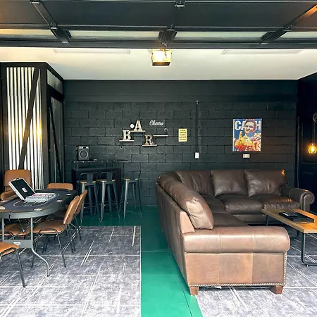 Double Rooftop Decks Hot Tub Karaoke Nashville